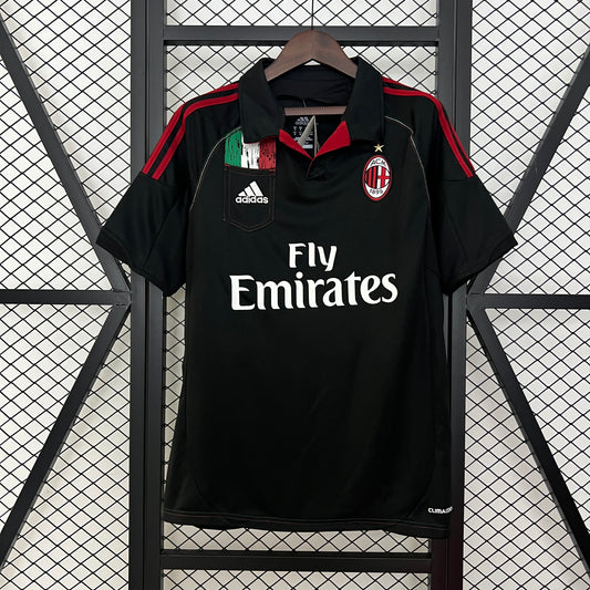 Versão Retrô - AC Milan - 12/13